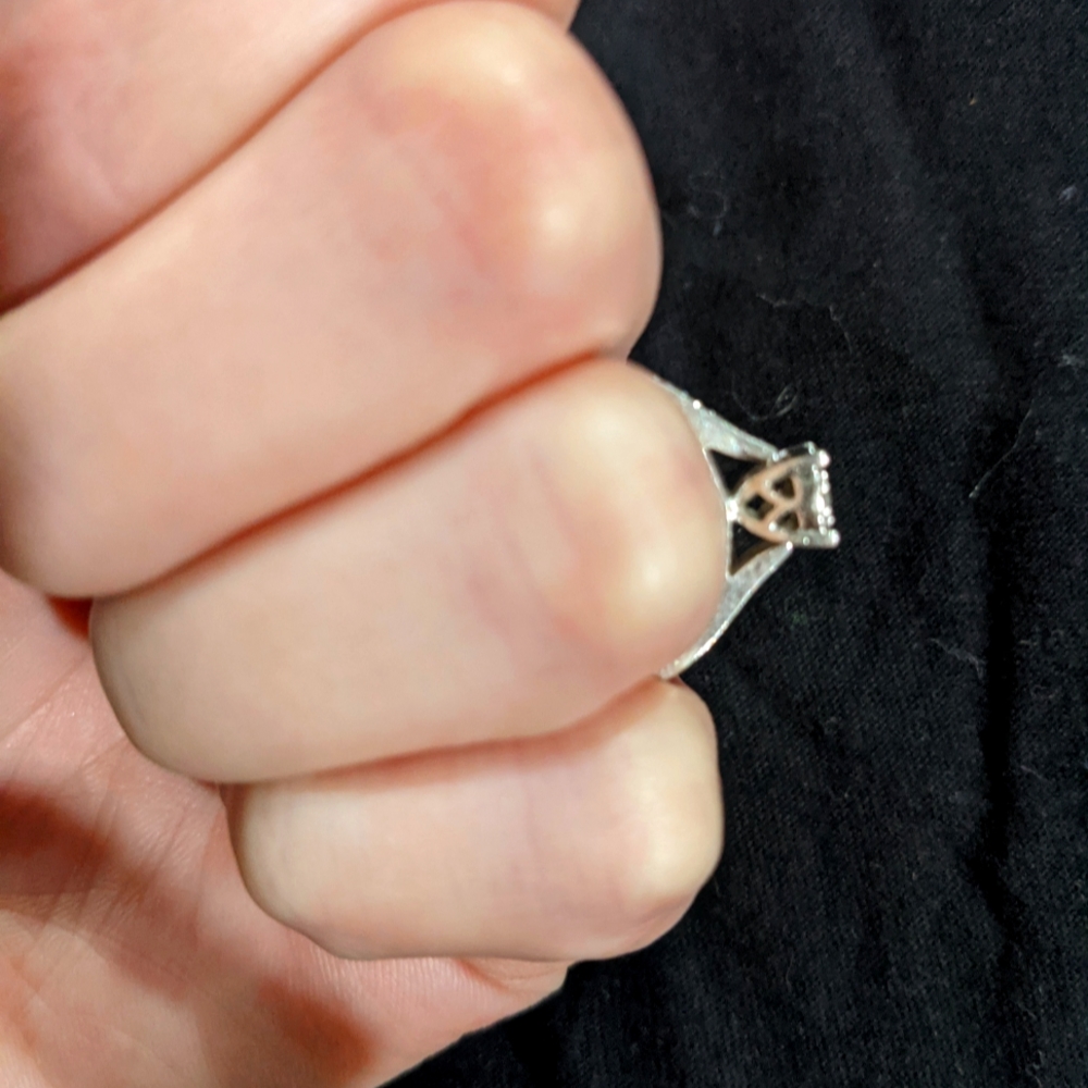 Ring - Picture 5 of 5